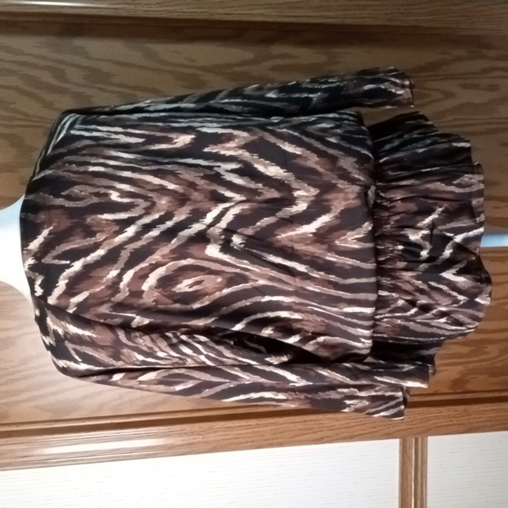 Chico's Black and White Graphic 3/4 Sleeve Blouse, Contemporary, Classic, Artsy - Picture 7 of 8